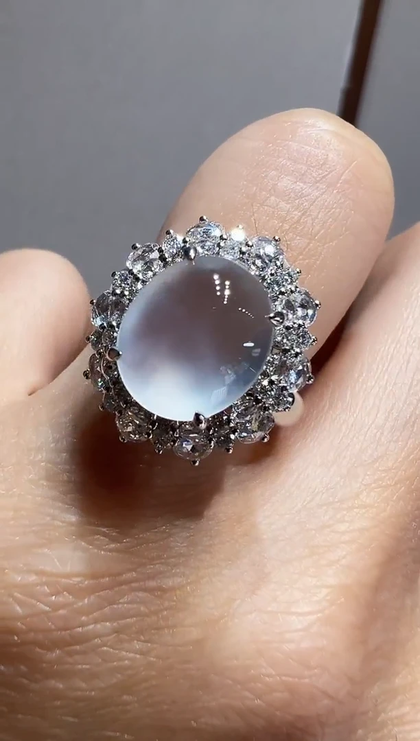 翡翠戒指18K金镶嵌蛋面