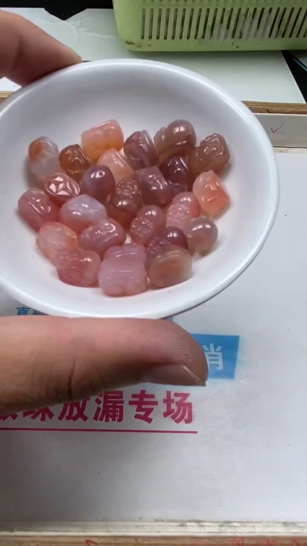 玛瑙/玉髓散珠未镶嵌M295 盐 源 貔貅1个9.9元