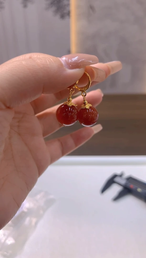 14K金镶嵌南红玛瑙耳饰E950
