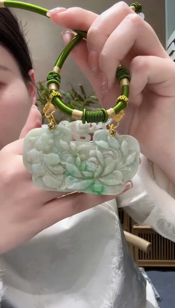 【闪购商品】翡翠颈饰未镶嵌吊坠
