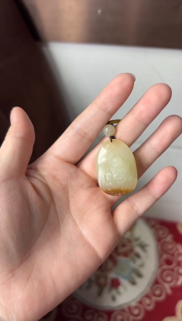【闪购商品】和田玉吊坠(赠链)未镶嵌且末金山微色差吊坠