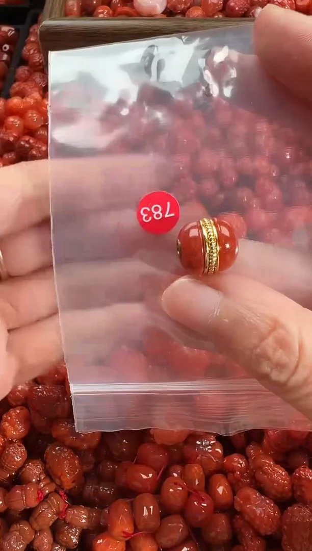 颈饰未镶嵌南红玛瑙1