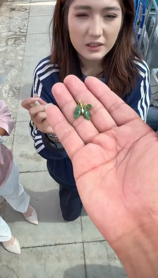 未镶嵌和田玉（糖玉）挂件和田玉