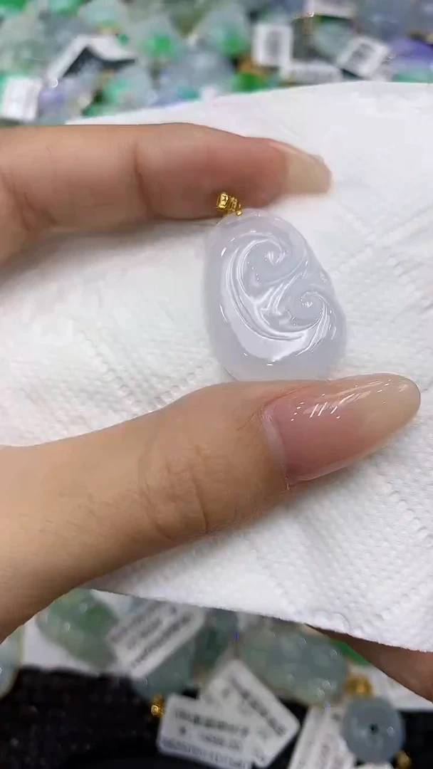 翡翠18K金镶嵌颈饰111111111111