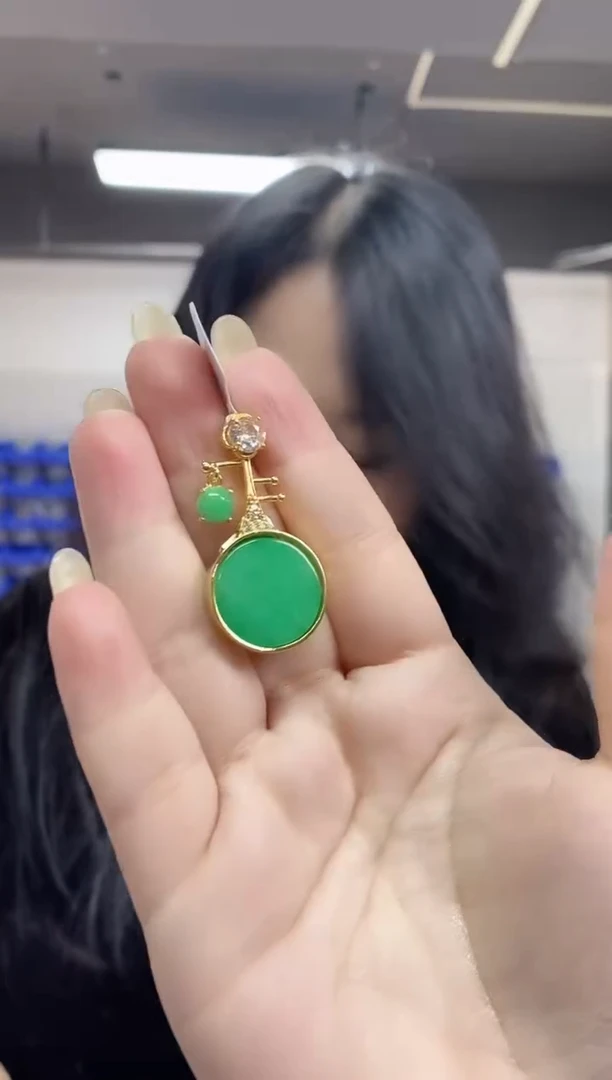 【闪购商品】翡翠吊坠(不含链)未镶嵌多样性发其一颜色微差