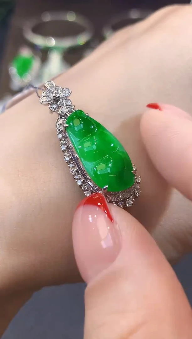 吊坠(不含链)18K金镶嵌翡翠A77