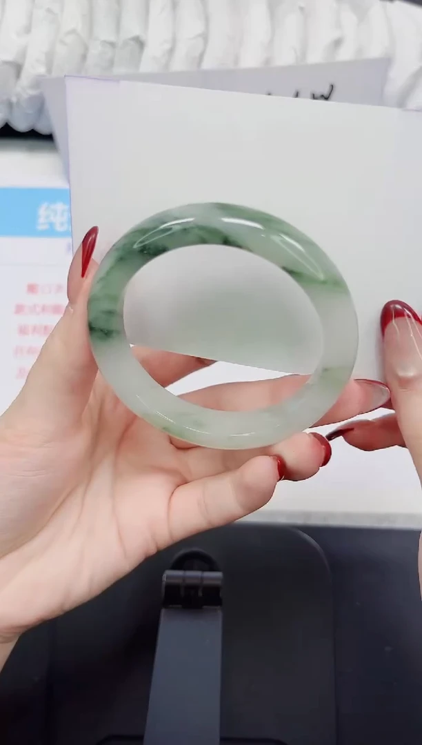 【闪购商品】石英质玉手镯未镶嵌107