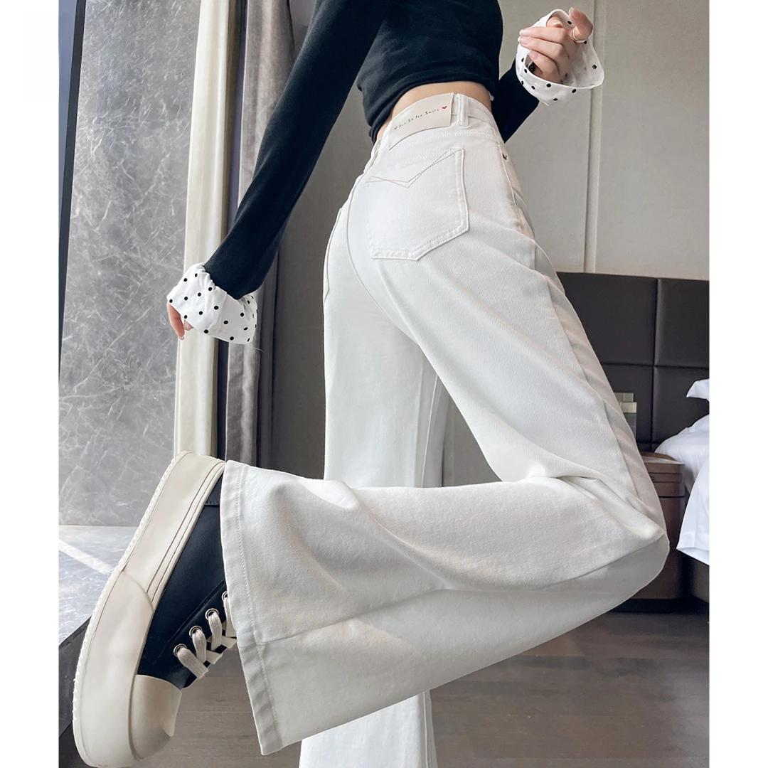 白色微喇牛仔裤女秋季2025新款高腰显瘦天丝棉不贴腿宽松喇叭裤子