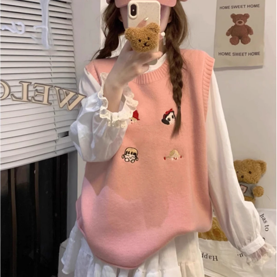 法式甜美风刺绣叠穿针织马甲外套女秋季大码胖MM显瘦宽松遮肚毛衣