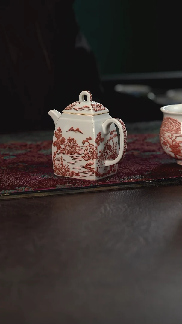 贵红窑釉里红重工山水高四方壶