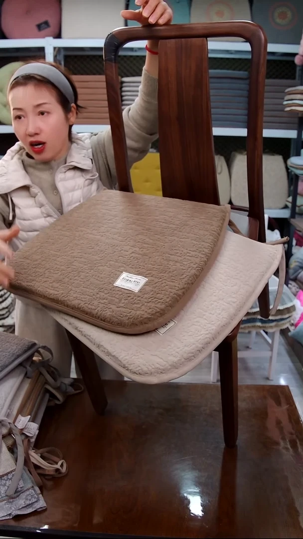 布雪尼—云朵：咖色2个+米色2个