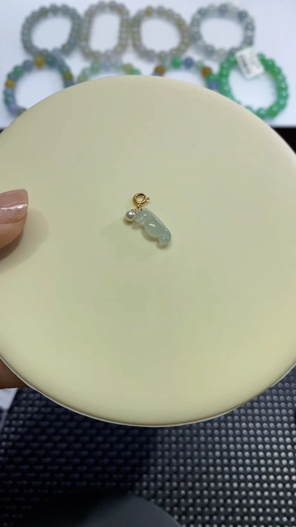 翡翠散珠镶金小滴留河马