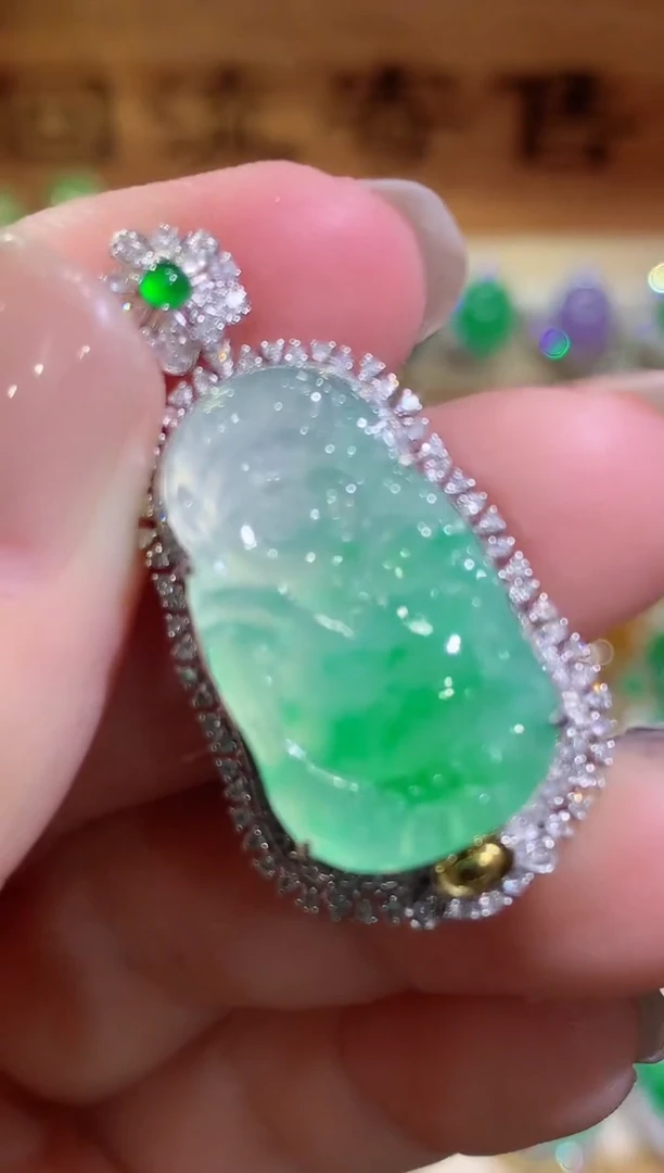 翡翠18K金镶嵌颈饰团购