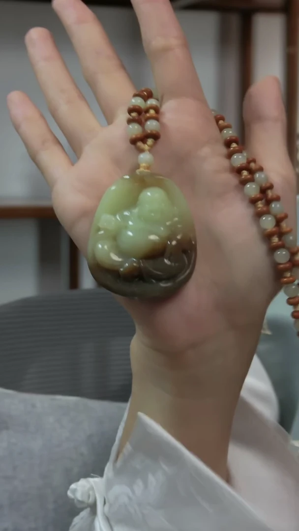 颈饰未镶嵌和田玉佛公