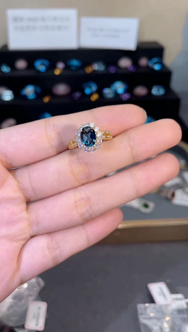 银S925镶嵌戒指托帕石天然宝石