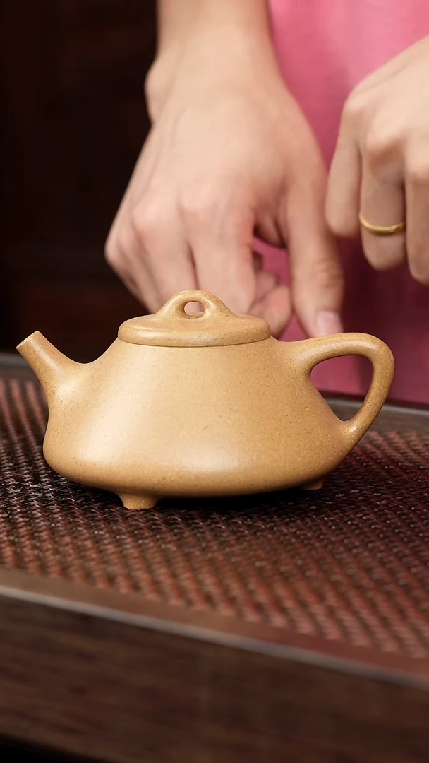 茶壶紫砂黄金段子冶【带矿标证书】