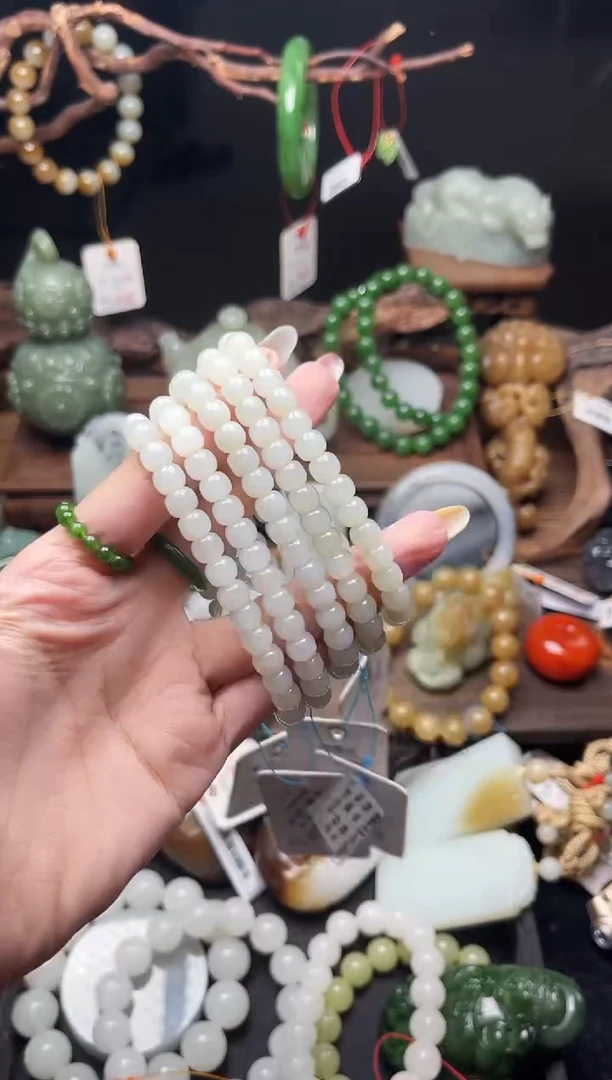 手串未镶嵌和田玉卡7新疆黑山 老型有瑕疵多样性发一