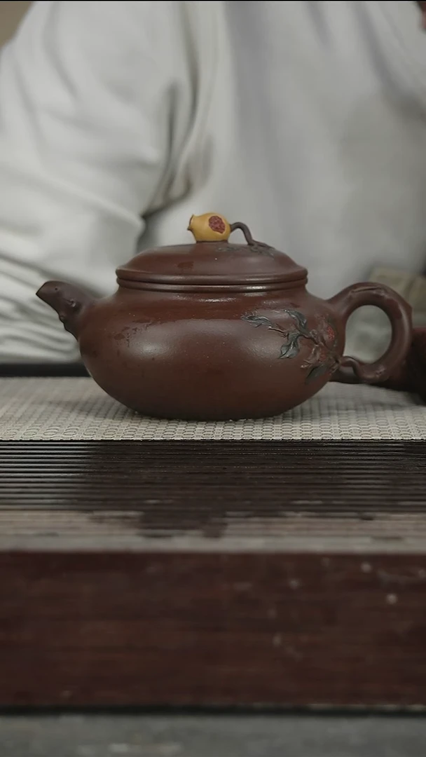 茶壶紫砂正高王岳龄，带证450CC156号