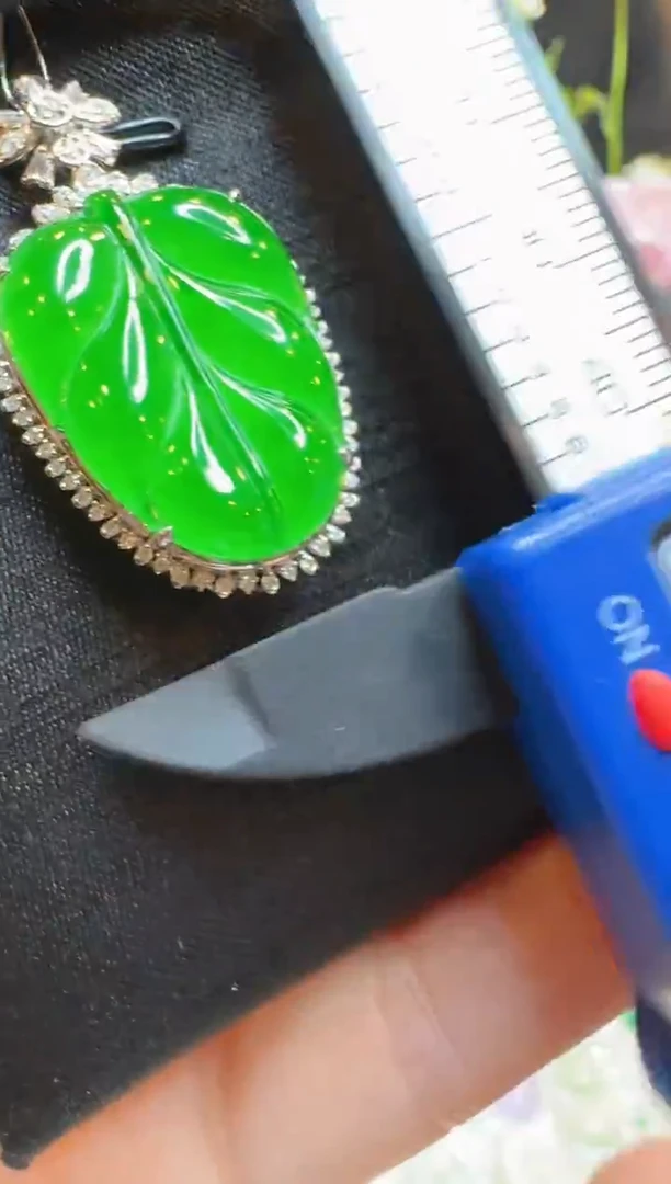 【闪购商品】翡翠吊坠(不含链)18K金镶嵌多样性团购发一件