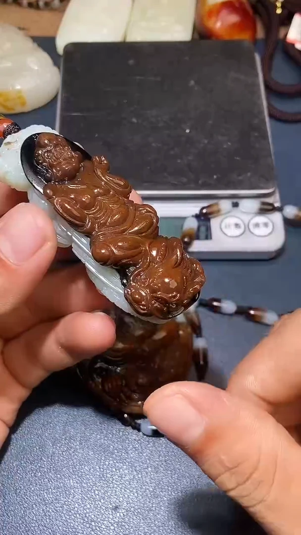 颈饰未镶嵌和田玉海***?HX