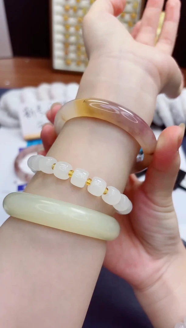 未镶嵌手镯石英质玉478-桃花酿-圈口58