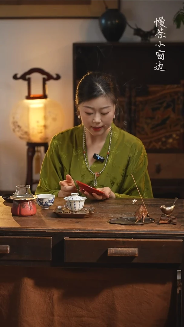 大漆茶盘大红色底绿叶黄花