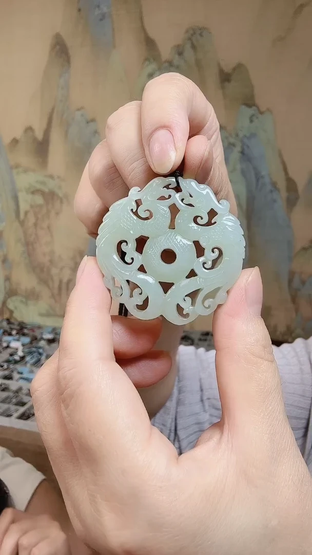 和田玉未镶嵌颈饰.