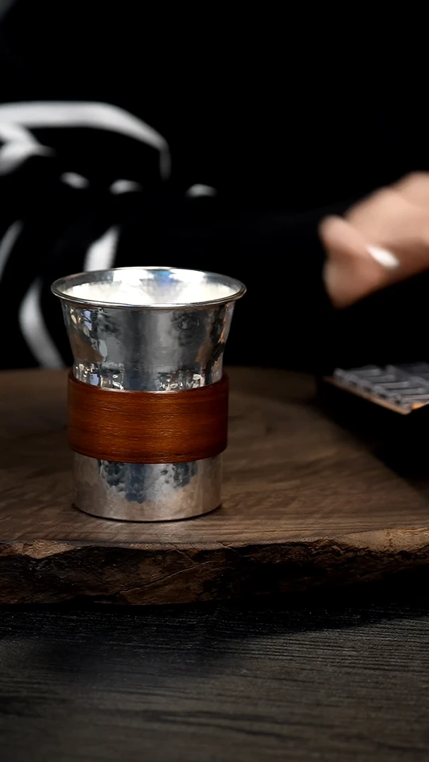 【闪购商品】手工锤纹银主人杯