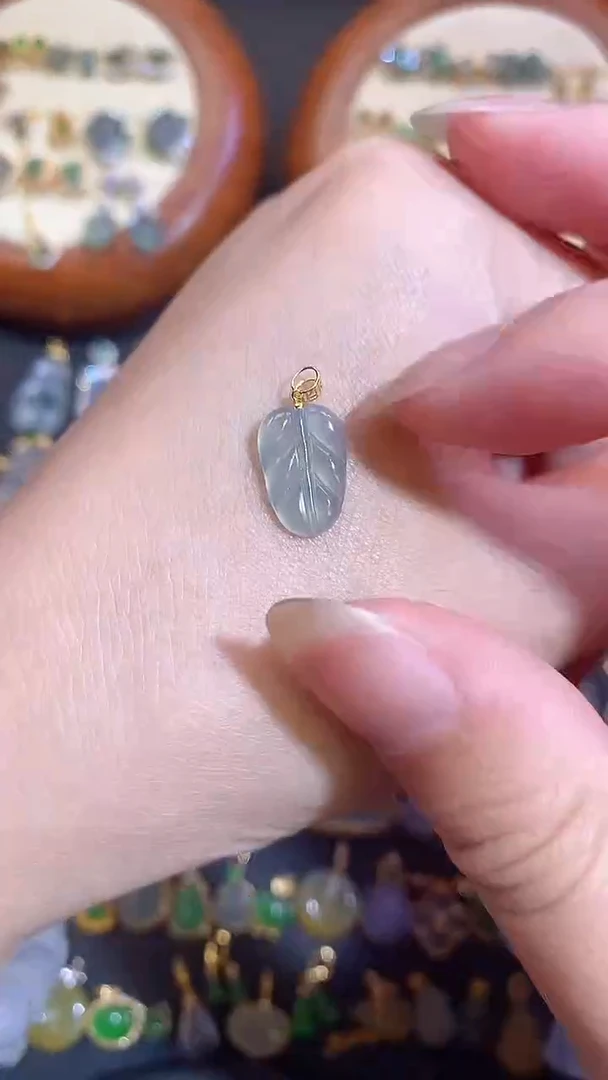 翡翠18K金镶嵌颈饰天然 A货翡翠