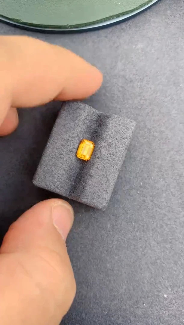裸石彩色蓝宝石1.01ct 黄色蓝宝石