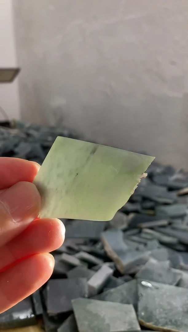 翡翠裸石货品多样性发其一