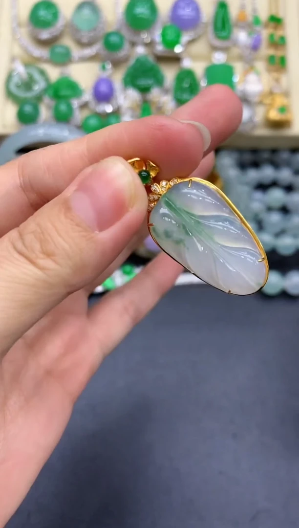 颈饰18K金镶嵌翡翠58中国好珍宝