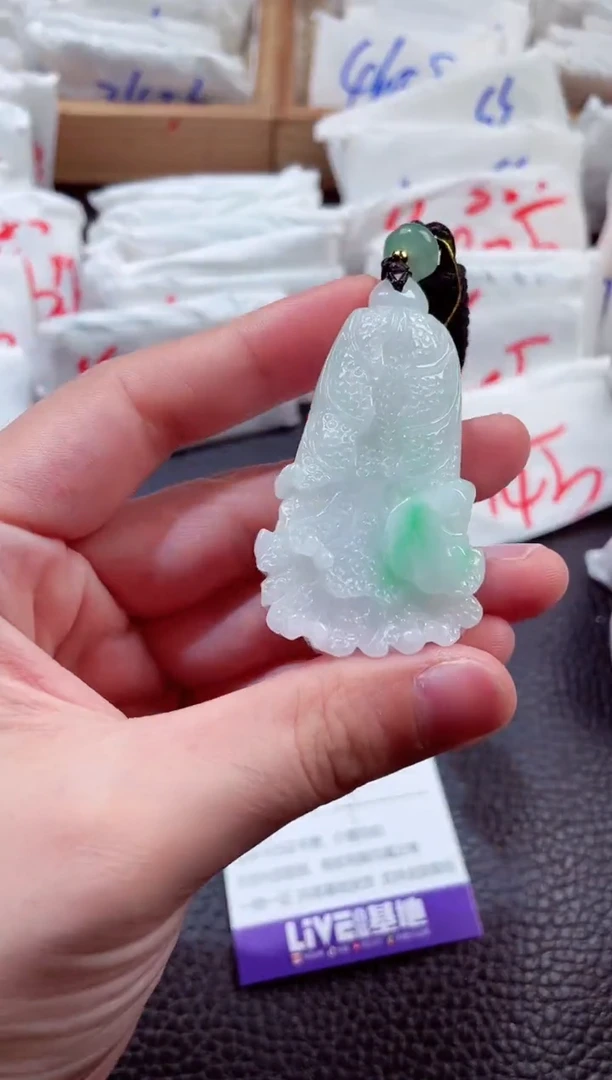 翡翠未镶嵌颈饰00004850