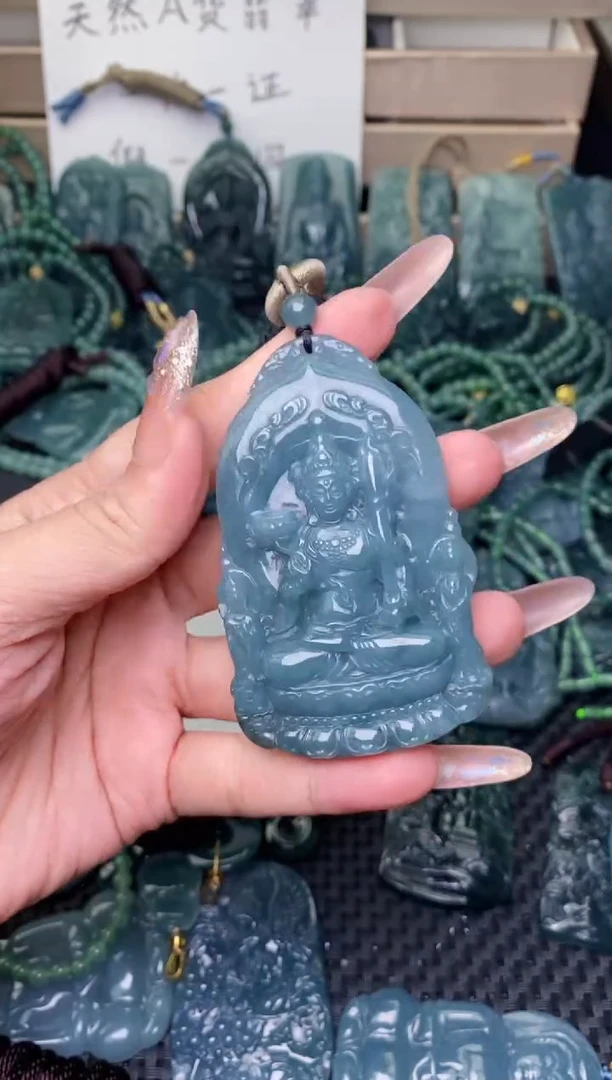 翡翠未镶嵌颈饰1