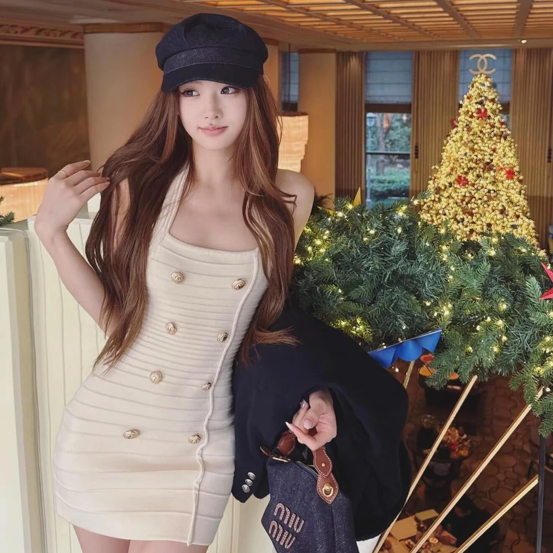 挂脖针织背心裙女冬季新款小香风无袖高级性感内搭打底修身吊带裙