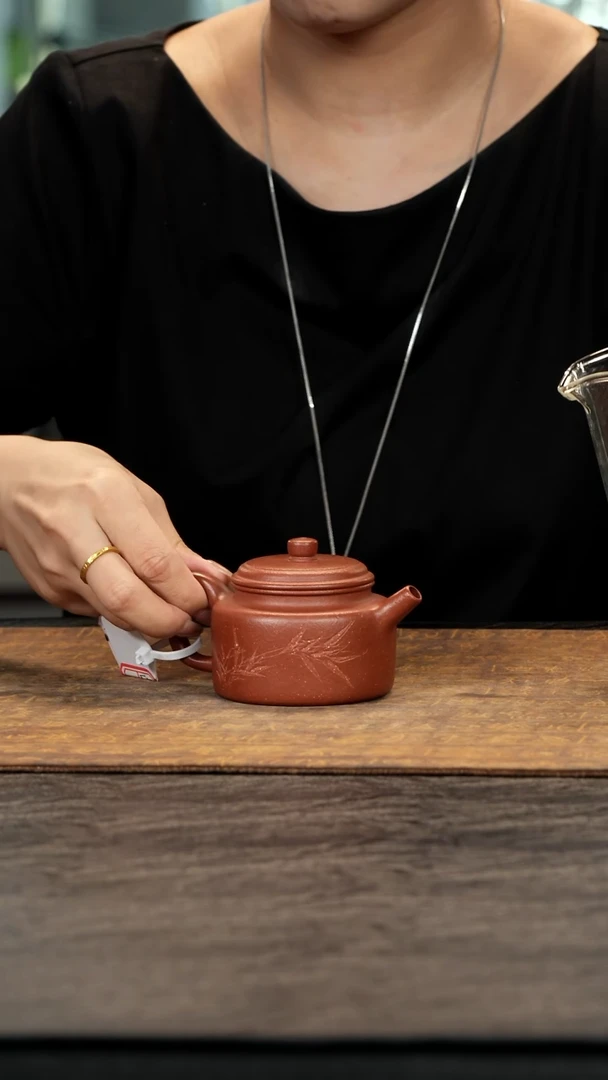 茶壶紫砂德钟红降坡刻绘120cc
