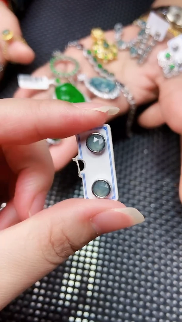 【闪购商品】翡翠耳饰未镶嵌111111111