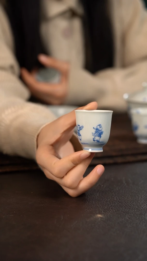 【闪购商品】杯聚澜堂童子放风筝小闻香杯 背