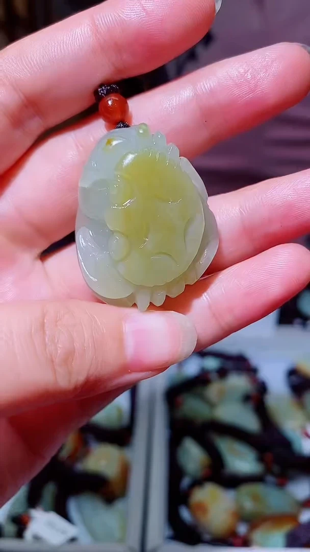 和田玉未镶嵌颈饰1