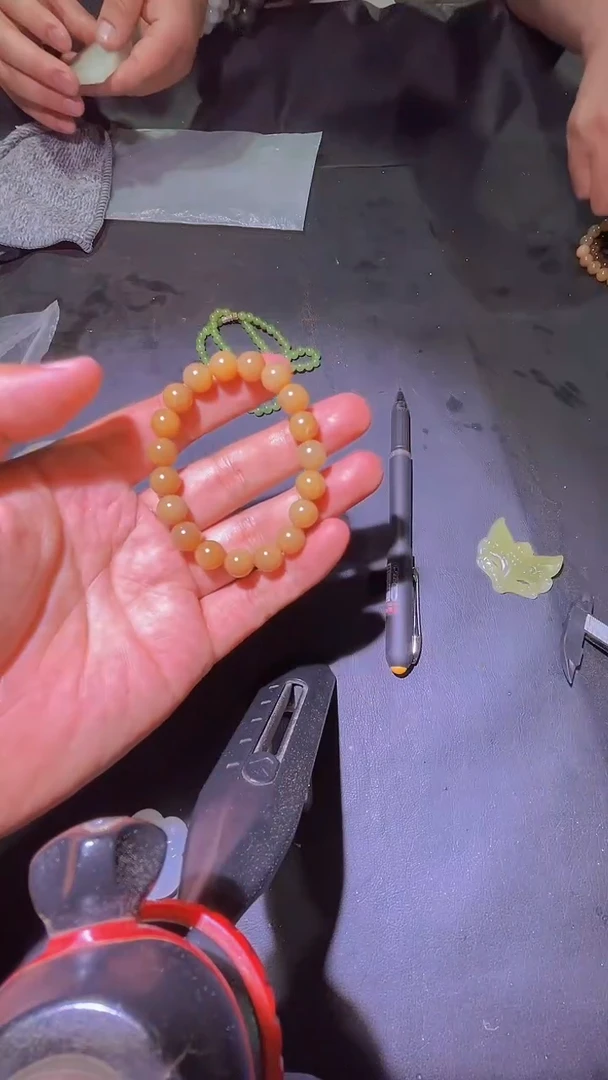 手串未镶嵌和田玉（糖玉）灵**风和田玉手串