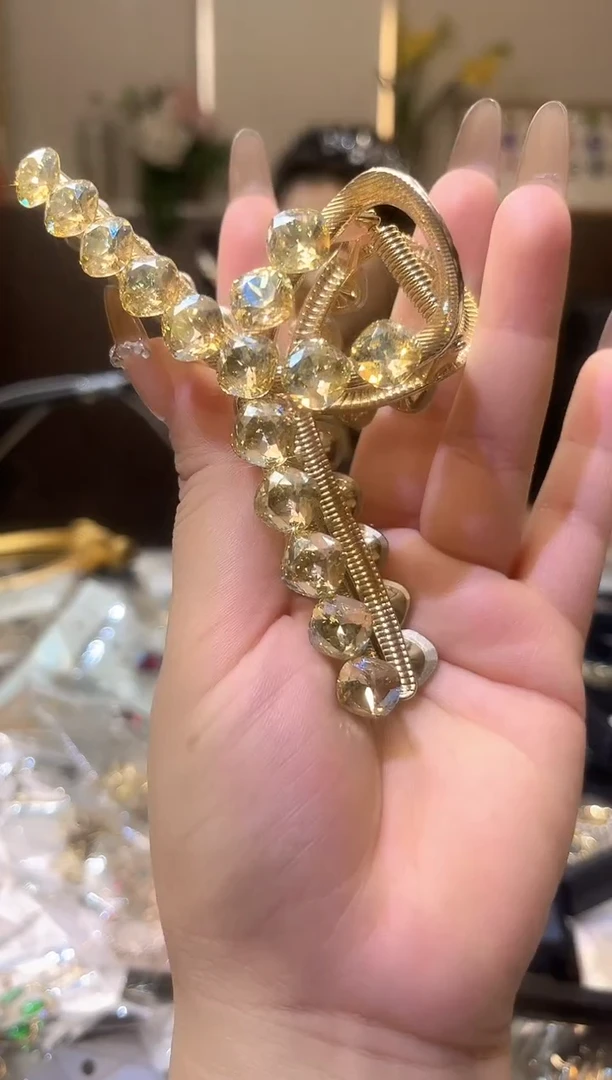 锆石铁合金精品饰界