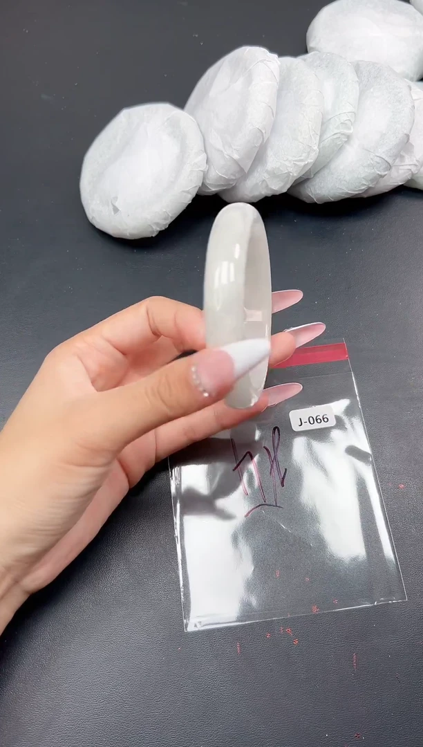 精品手镯，一物一拍J-066