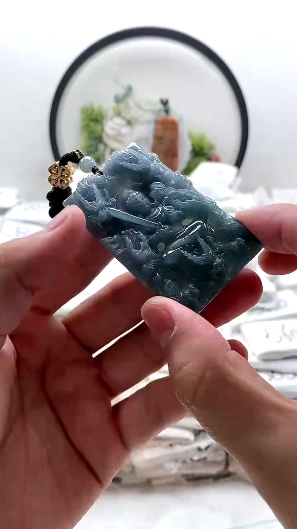 颈饰未镶嵌翡翠虚空藏