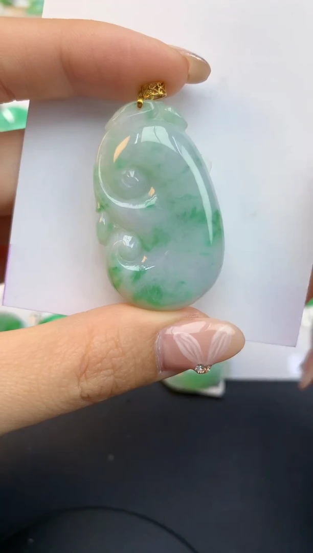 颈饰18K金镶嵌翡翠天然缅甸a货翡翠百元以上9元证书费自理