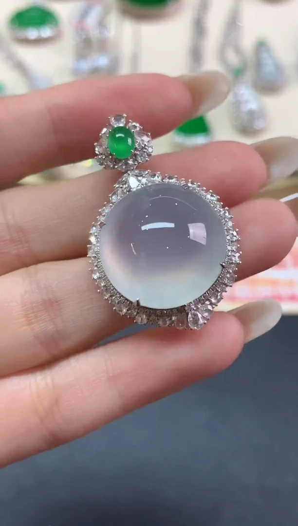 吊坠(不含链)18K金镶嵌翡翠吊坠(不含链)|39800