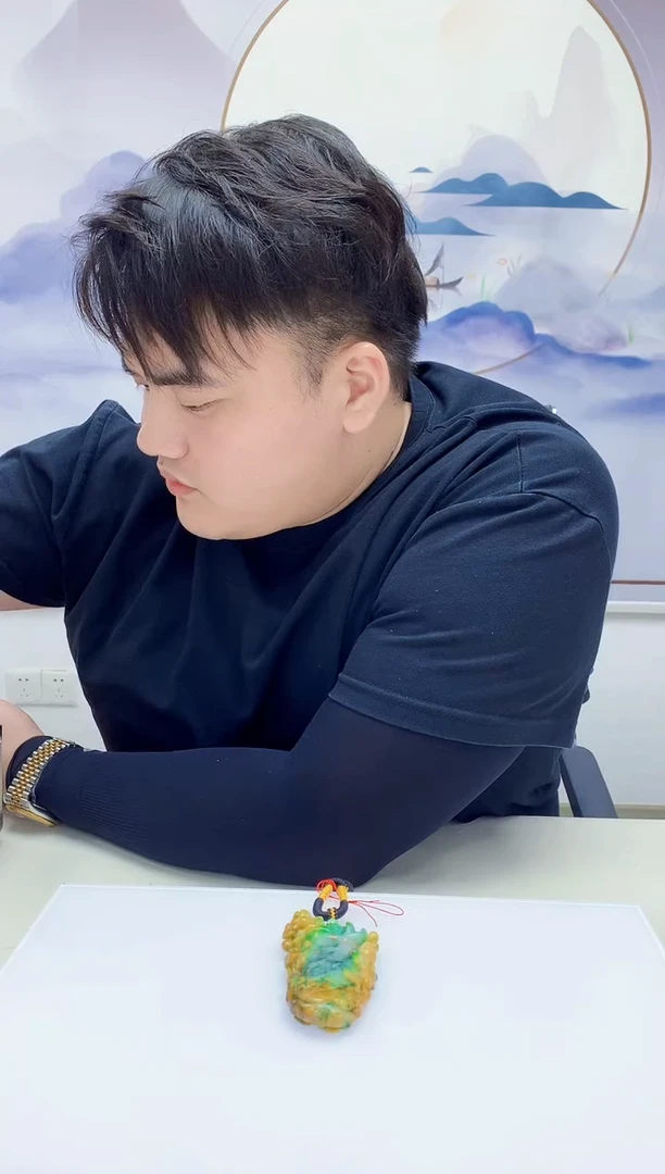 定制翡翠未镶嵌N****s5060MM-毛货挂件