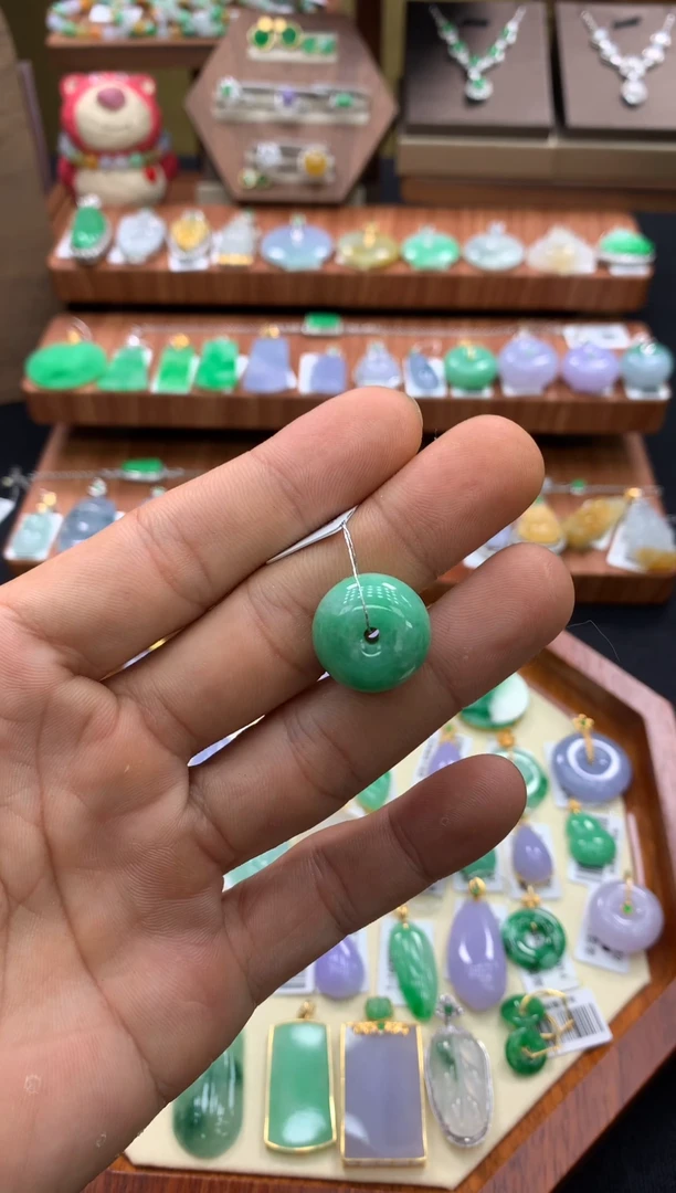 吊坠(不含链)未镶嵌翡翠平安扣