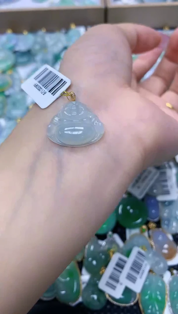 翡翠18K金镶嵌颈饰111111111