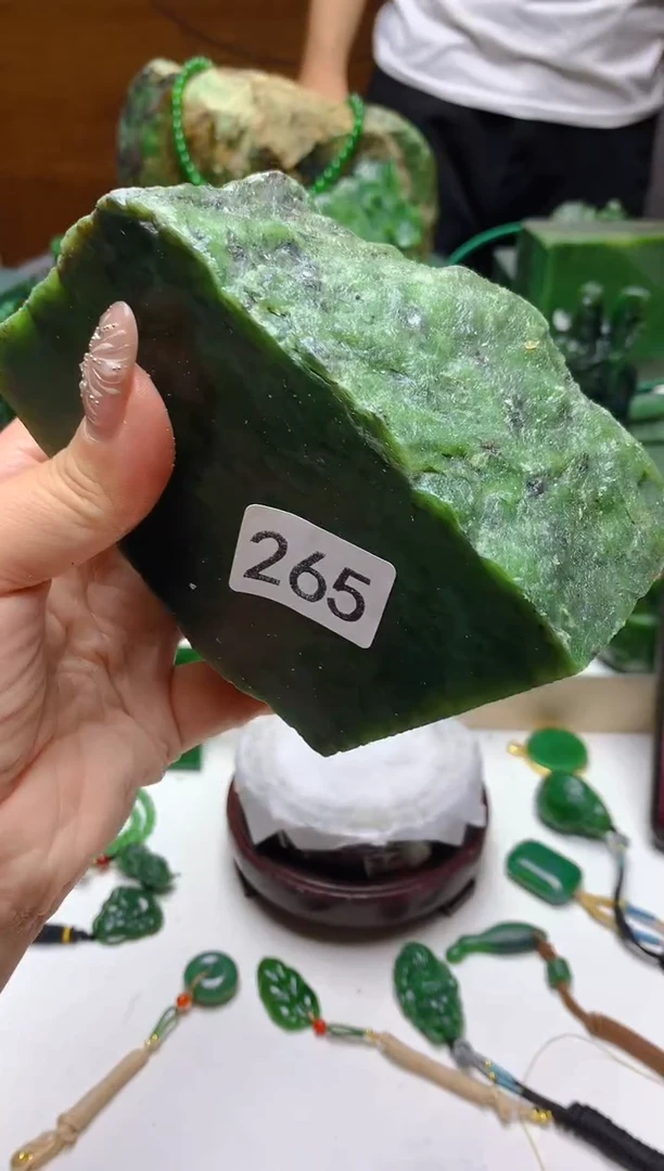 未镶嵌和田玉（碧玉）珠宝半成品1