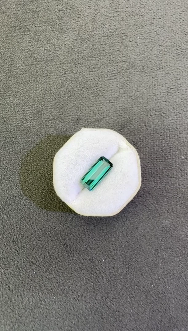 未镶嵌珠宝半成品碧玺1.8ct